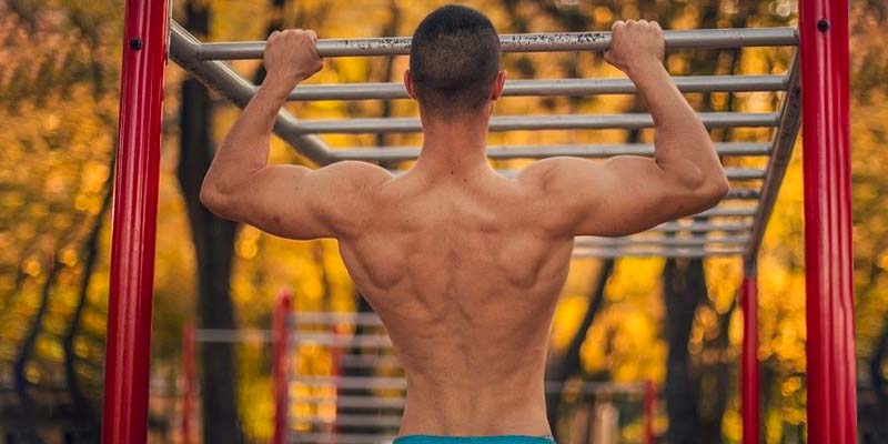 Lý giải cho câu hỏi tập gym có khiến bạn bị lùn không